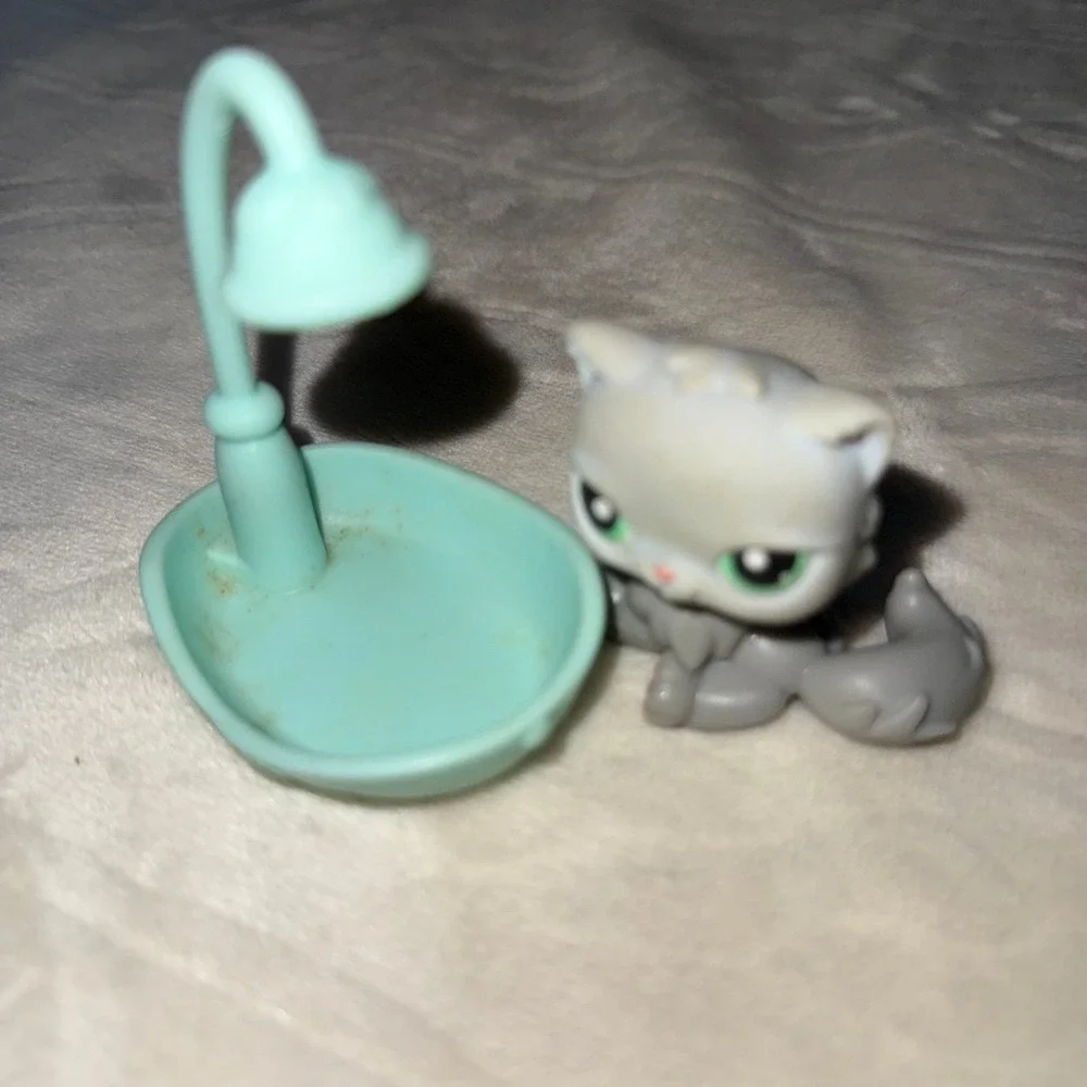 Littlest‎ Pet Shop Grey Persian Cat w shower
